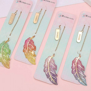 1pc Leaf Design Random Bookmark