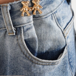 2pcs Bear Shaped Button Adjustable Waist Buckle Jeans Without Nailing