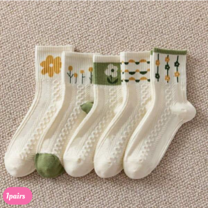 1pairs  Random Ladies' Green Floral Casual Breathable Mid-calf Socks