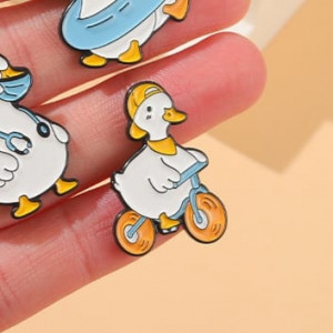  Duck Design Brooch 1