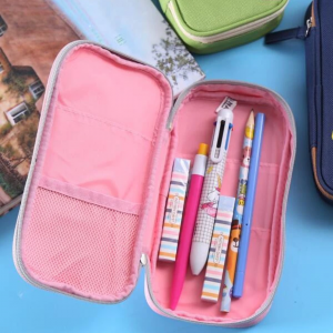 1pc Cartoon Random Graphic Pencil Case
