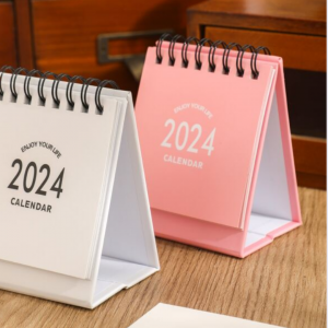 1Pc Random Mini Desk Calendar 2024