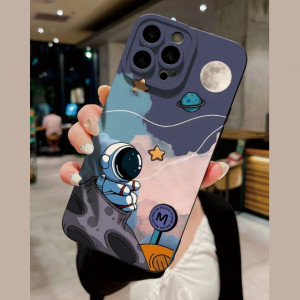 ** Black Cute Personalized Astronaut Cover Iphone 13 