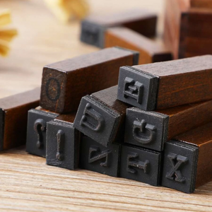 1pc Letter Design Random Wooden Stamp