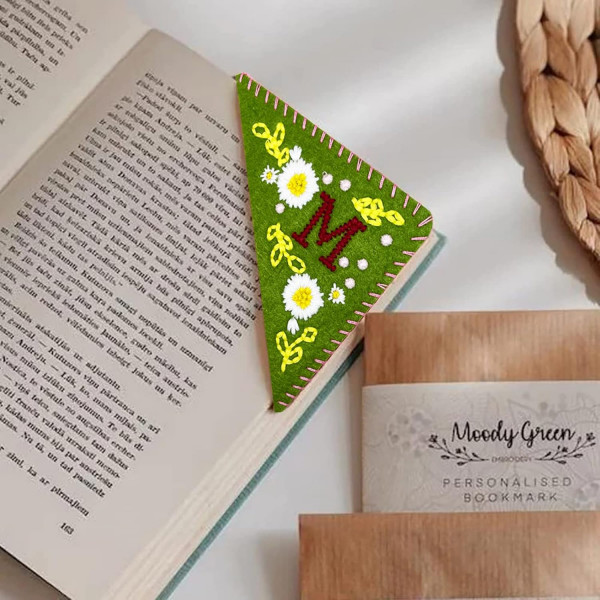 Personalized Embroidery Felt Bookmark ( M )