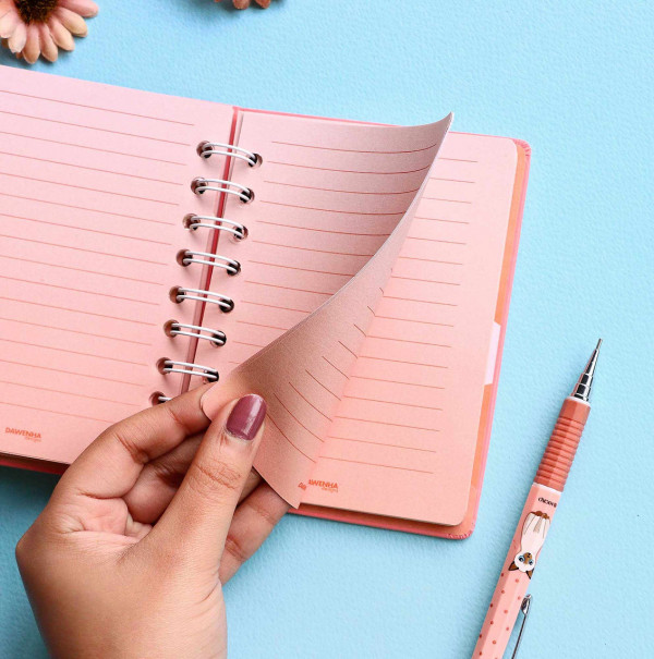  Pastel Notebook-Bee yourself 