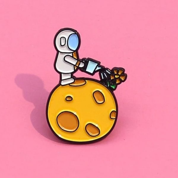 Cartoon Astronaut Design Brooch