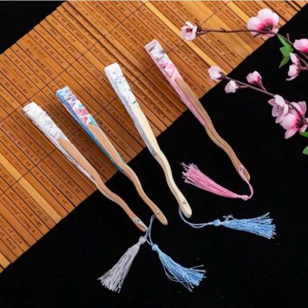 1pc Ladies' Vintage Random Fan Shell