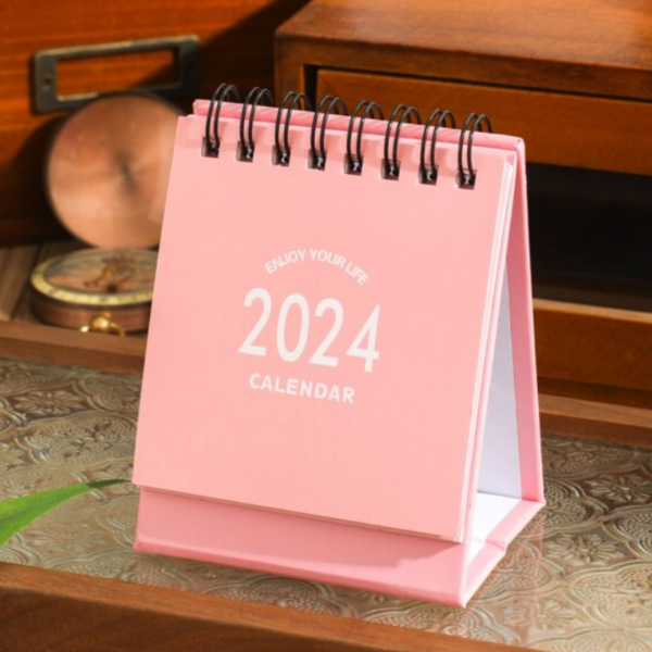 1Pc Random Mini Desk Calendar 2024