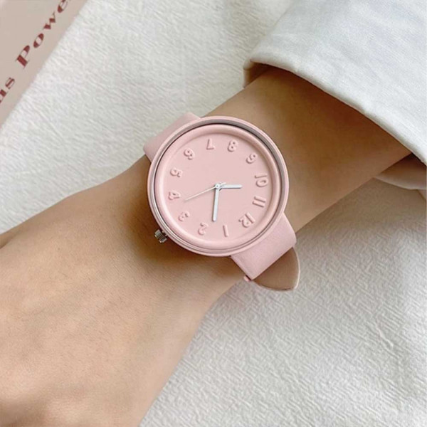  Round Dial Quartz Watch