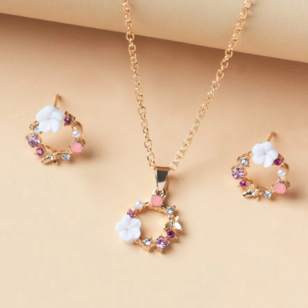Floral Decor Necklace & Stud Earrings