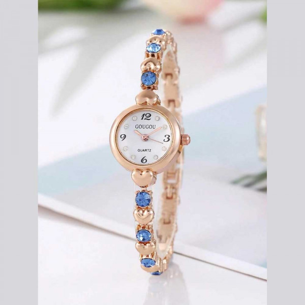  Women Rose Gold  Round Dial Quartz Watch