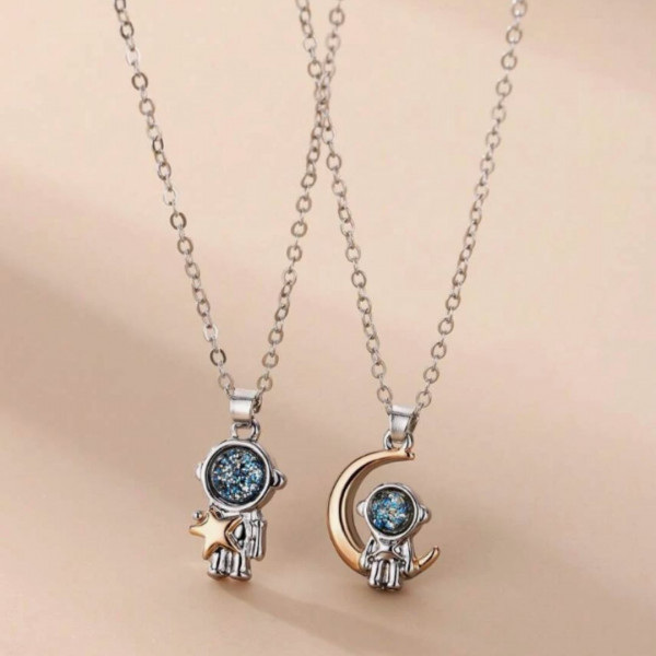 2pcs Fashion Zinc Alloy Couple Astronaut Star & Moon Pendant Necklace